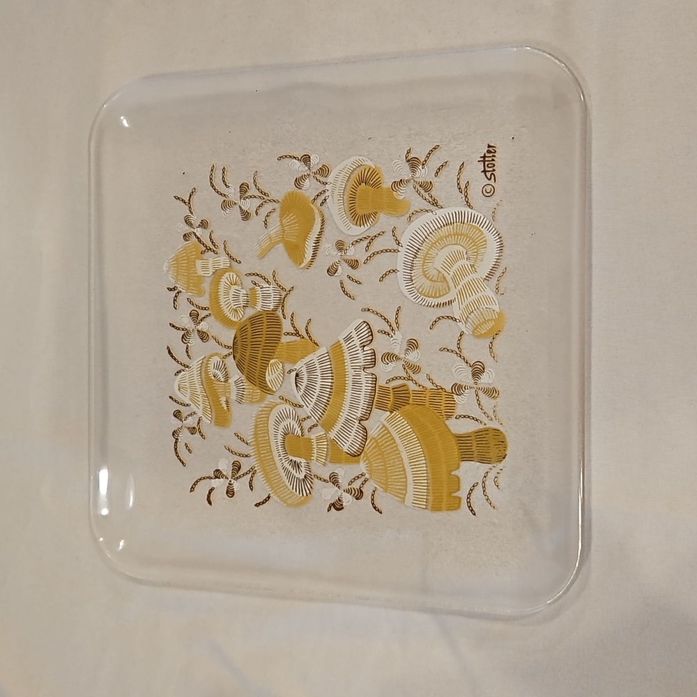 SET OF 4 | HT STOTTER | VINTAGE ACRYLIC PLATES